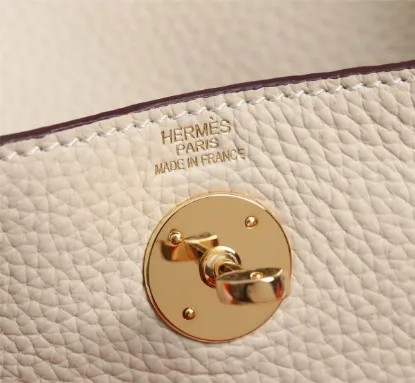 Picture of Hermes Lindy Bag
