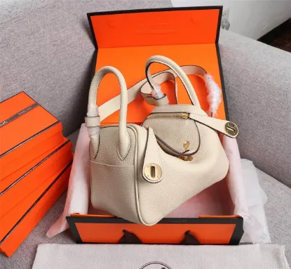 Picture of Hermes Lindy Bag