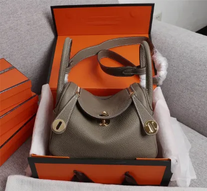 Picture of Hermes Lindy Bag