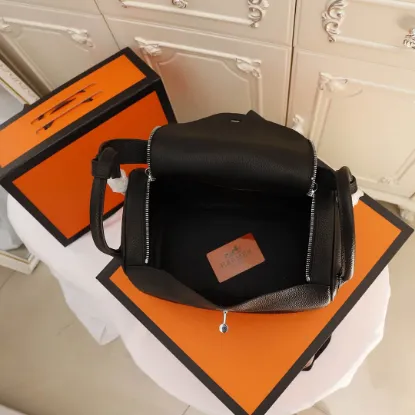 Picture of Hermes Lindy Bag