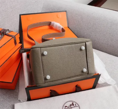 Picture of Hermes Lindy Bag