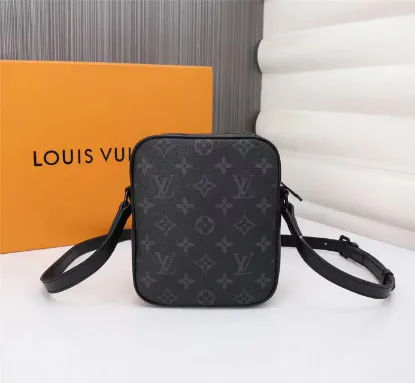 Picture of Louis Vuitton Model: 69404 Size: 15x17x8cm