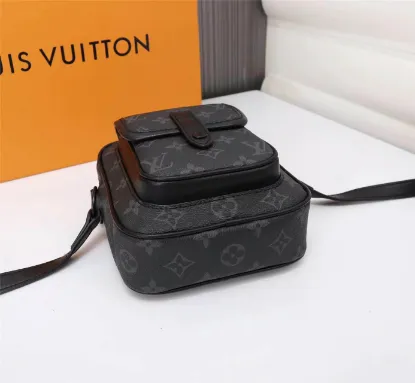 Picture of Louis Vuitton Model: 69404 Size: 15x17x8cm