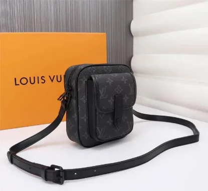 Picture of Louis Vuitton Model: 69404 Size: 15x17x8cm