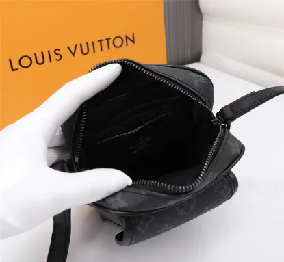Picture of Louis Vuitton Model: 69404 Size: 15x17x8cm