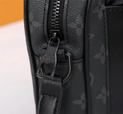 Picture of Louis Vuitton Model: 69404 Size: 15x17x8cm