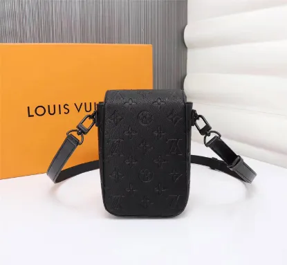 Picture of Louis Vuitton Model: 69405 Size: 15x17x8 cm