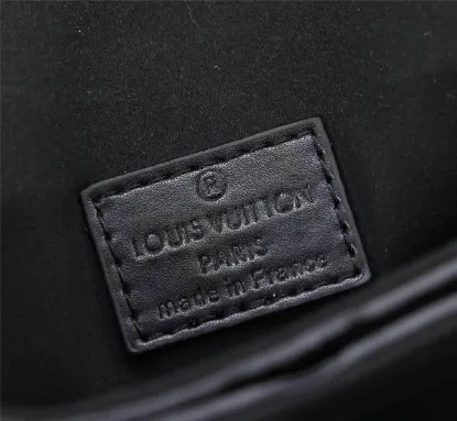 Picture of Louis Vuitton Model: 69405 Size: 15x17x8 cm