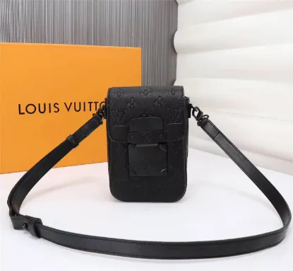 Picture of Louis Vuitton Model: 69405 Size: 15x17x8 cm