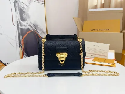 Picture of Louis Vuitton Size 21x15x8 CM