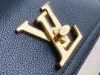 Picture of Louis Vuitton Size: 19 x 13 x 8 cm