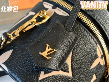 Picture of Louis Vuitton Size: 19*13*11cm