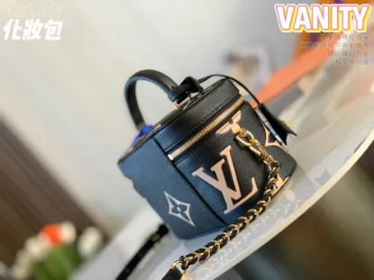 Picture of Louis Vuitton Size: 19*13*11cm