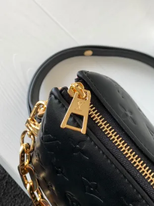 Picture of Louis Vuitton Size: 20 x 16 x 12 cm