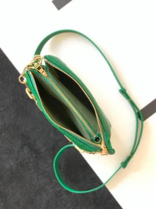 Picture of Louis Vuitton Size: 20 x 16 x 12 cm
