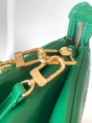 Picture of Louis Vuitton Size: 20 x 16 x 12 cm