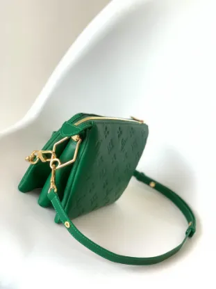 Picture of Louis Vuitton Size: 20 x 16 x 12 cm
