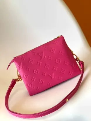 Picture of Louis Vuitton Size: 20 x 16 x 12 cm
