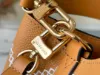 Picture of Louis Vuitton Size: 20 x 20 x 13 cm