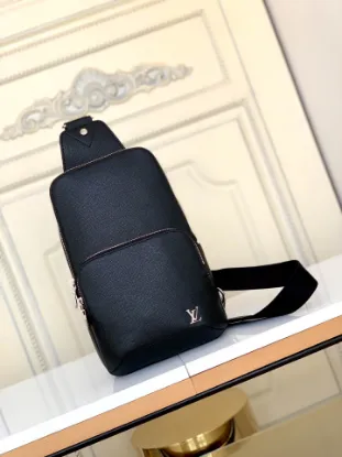 Picture of Louis Vuitton Size: 20.0 x 31.0 x 10.0 cm