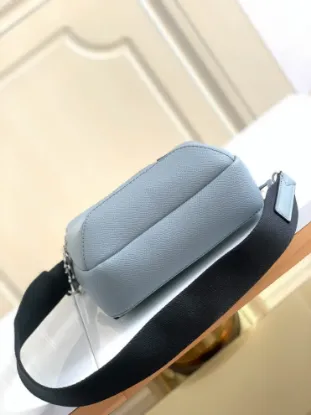 Picture of Louis Vuitton Size: 20.0 x 31.0 x 10.0 cm