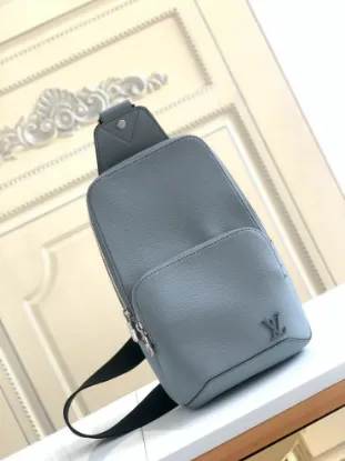 Picture of Louis Vuitton Size: 20.0 x 31.0 x 10.0 cm