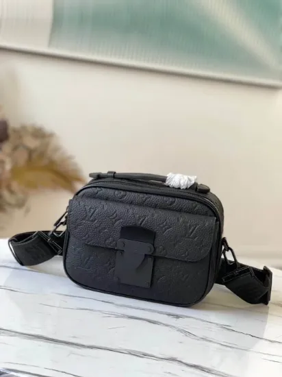Picture of Louis Vuitton Size: 22 x 18 x 8 cm