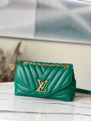 Picture of Louis Vuitton Size: 24x14x9cm