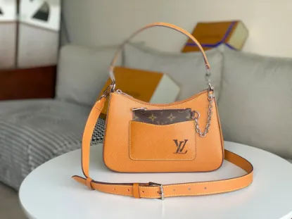 Picture of Louis Vuitton Size: 25 x 15 x 8 cm