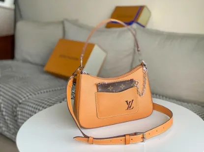 Picture of Louis Vuitton Size: 25 x 15 x 8 cm