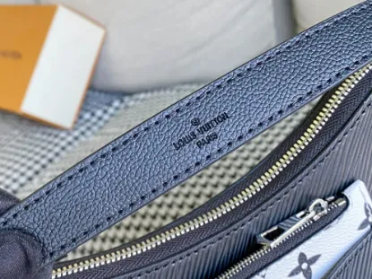 Picture of Louis Vuitton Size: 25 x 15 x 8 cm