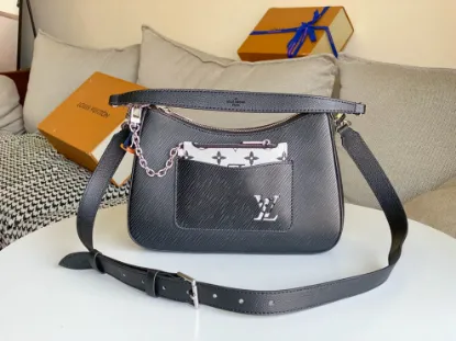 Picture of Louis Vuitton Size: 25 x 15 x 8 cm