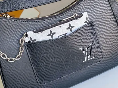 Picture of Louis Vuitton Size: 25 x 15 x 8 cm