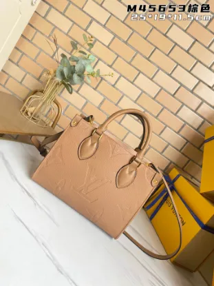 Picture of Louis Vuitton Size: 25 x 19 x 11.5 cm