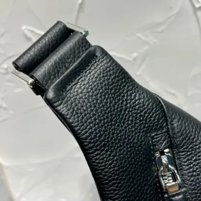 Picture of PRADA CHEST BAG SIZE: 17X32CM 2VZ098