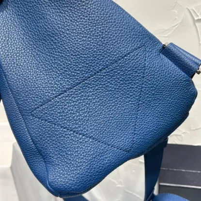 Picture of PRADA CHEST BAG SIZE: 17X32CM 2VZ098