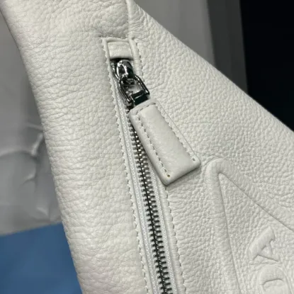 Picture of PRADA CHEST BAG SIZE:17X32CM 2VZ098