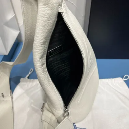 Picture of PRADA CHEST BAG SIZE:17X32CM 2VZ098