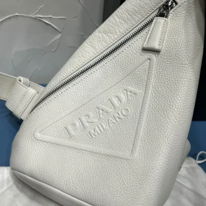 Picture of PRADA CHEST BAG SIZE:17X32CM 2VZ098