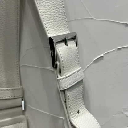 Picture of PRADA CHEST BAG SIZE:17X32CM 2VZ098