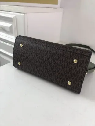 Picture of Mk Shoulder Crossbody Model:2115 L:28 H:22 W:14
