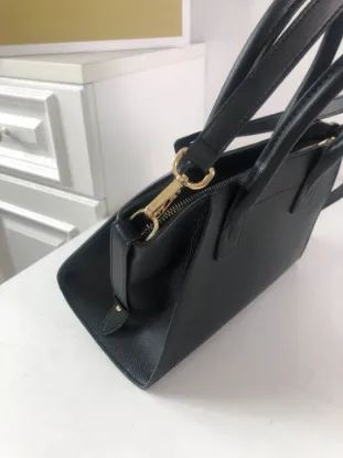 Picture of Mk Shoulder Crossbody Model:2115 L:28 H:22 W:14