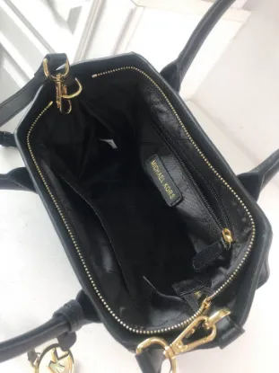 Picture of Mk Shoulder Crossbody Model:2115 L:28 H:22 W:14
