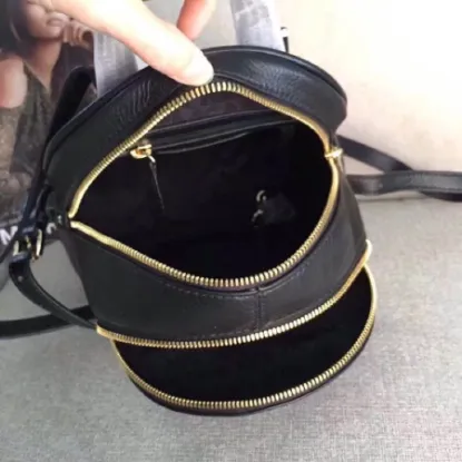 Picture of Mk Shoulder Crossbody Model:2115 L:28 H:22 W:14