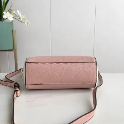 Picture of MK Sinclair Handbag Crossbody Model: 2113 Size 25m Height: 25m Width: 9*300