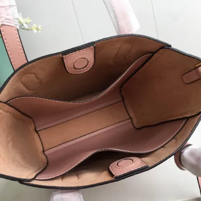 Picture of MK Sinclair Handbag Crossbody Model: 2113 Size 25m Height: 25m Width: 9*300