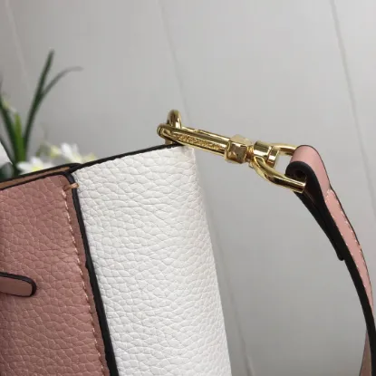 Picture of MK Sinclair Handbag Crossbody Model: 2113 Size 25m Height: 25m Width: 9*300