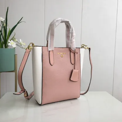 Picture of MK Sinclair Handbag Crossbody Model: 2113 Size 25m Height: 25m Width: 9*300