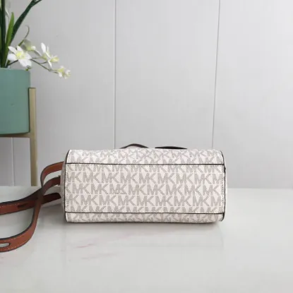 Picture of MK Sinclair Handbag Crossbody Model: 2113 Size 25m Height: 25m Width: 9*300