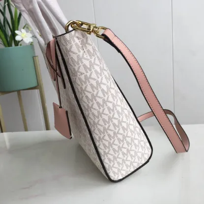 Picture of MK Sinclair Handbag Crossbody Model: 2113 Size 25m Height: 25m Width: 9*300
